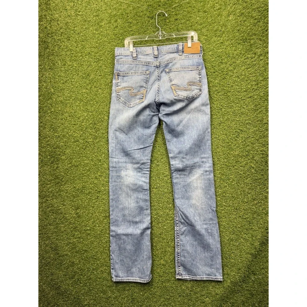 Silver Jeans shop confidence